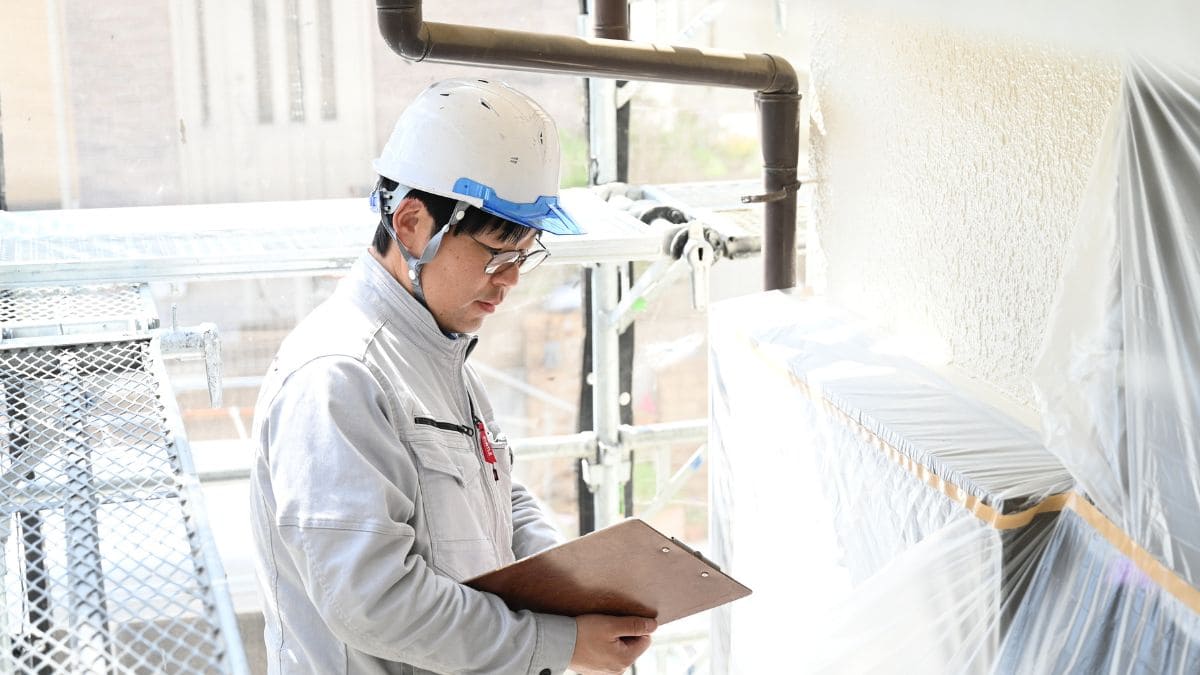 外壁塗装工事の様子