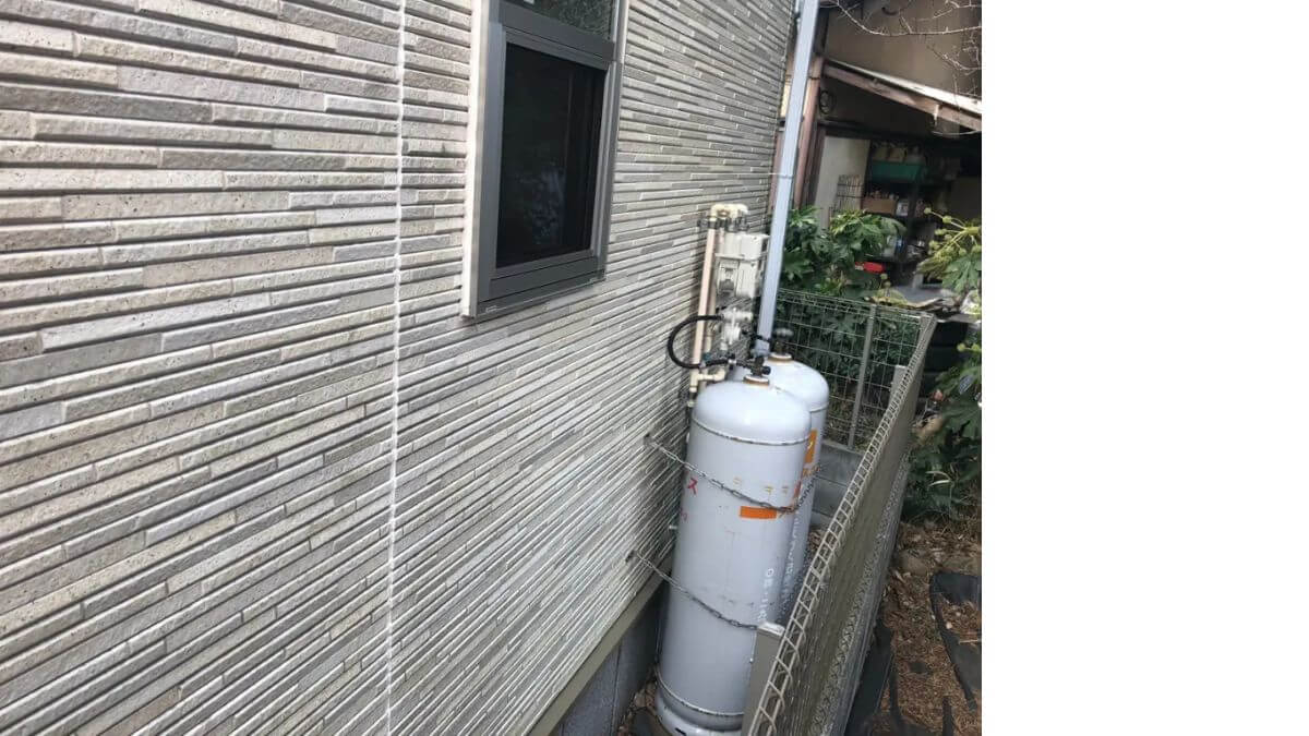 グレージュ色の外壁